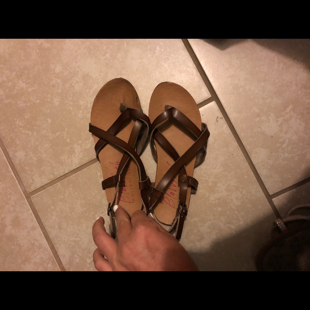 Girls blowfish size 13.5